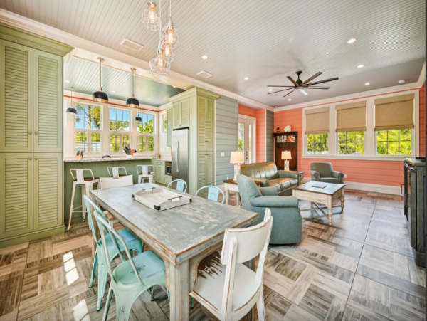 Duplex off Gulf Drive and 76th within walking distance to the beach